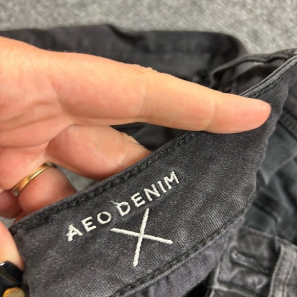 AMERICAN EAGLE Women’s Black AEO Denim Super Stretch Jeggings distressed… - Picture 8 of 9